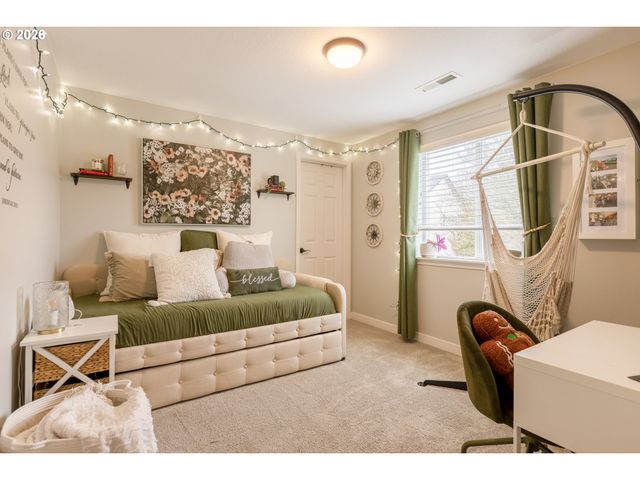 306 E 16TH Pl, La Center, WA 98629