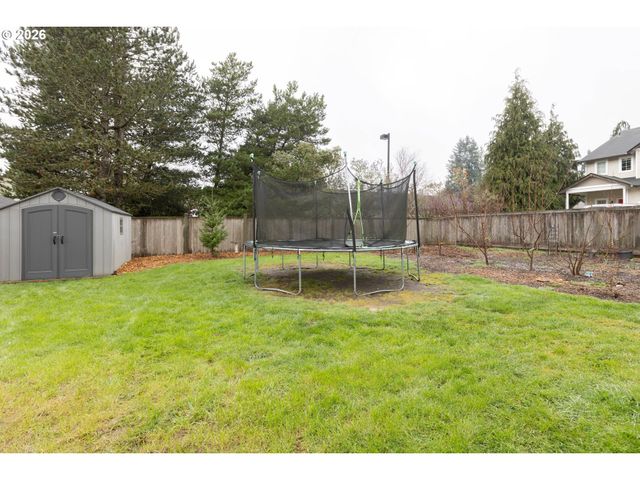 306 E 16TH Pl, La Center, WA 98629