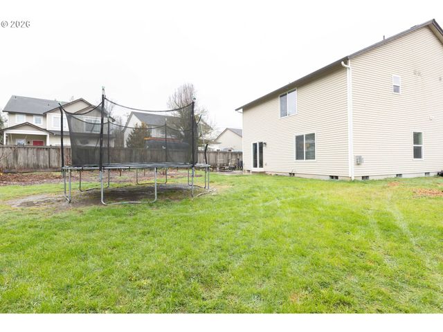 306 E 16TH Pl, La Center, WA 98629