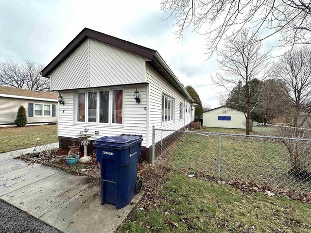 7 Lapidary Lane, Janesville, WI 53548