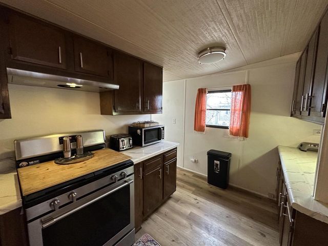 7 Lapidary Lane, Janesville, WI 53548