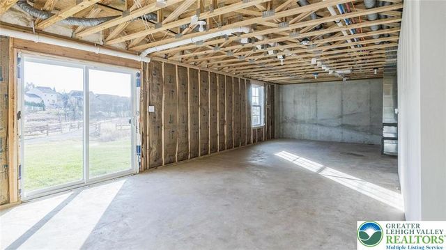 222 Winding Road, Forks Twp, PA 18040