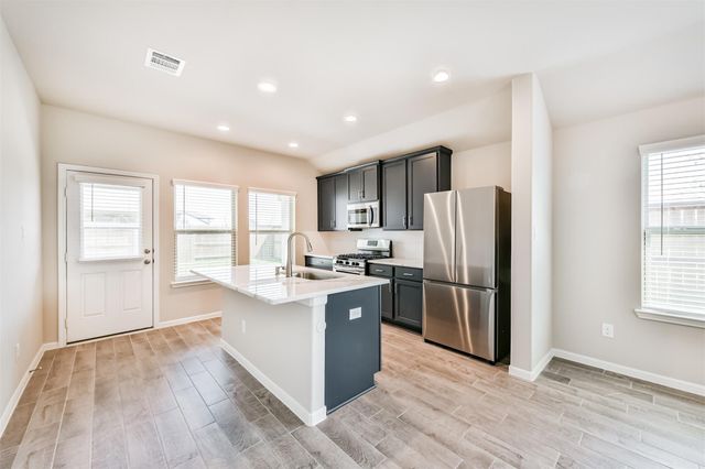 13114 Dalvay Beach Drive, La Marque, TX 77568