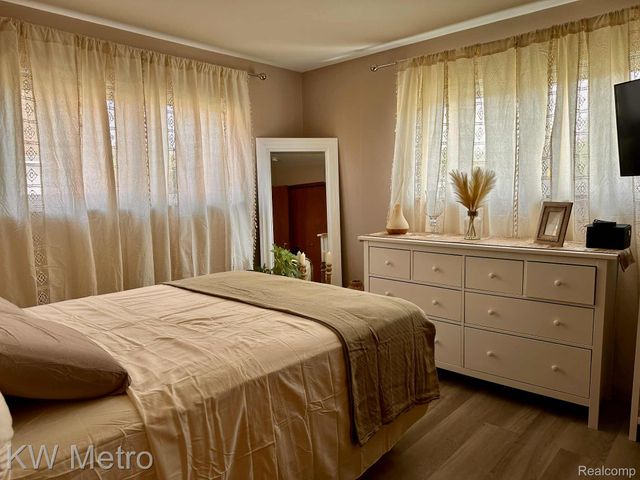 15219 E 9 Mile Road 3A, Eastpointe, MI 48021