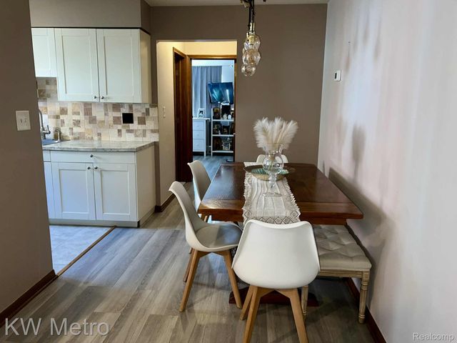 15219 E 9 Mile Road 3A, Eastpointe, MI 48021