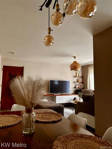 15219 E 9 Mile Road 3A, Eastpointe, MI 48021