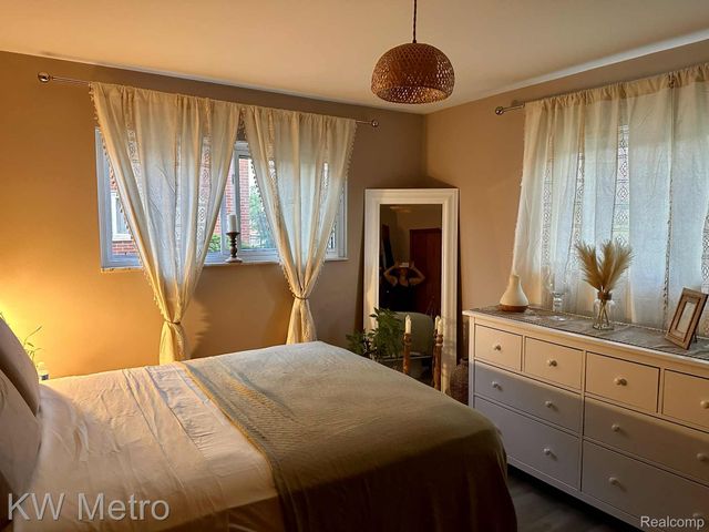 15219 E 9 Mile Road 3A, Eastpointe, MI 48021