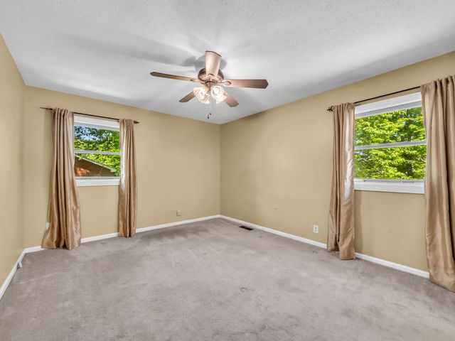 3043 Trough Springs Rd, Clarksville, TN 37043