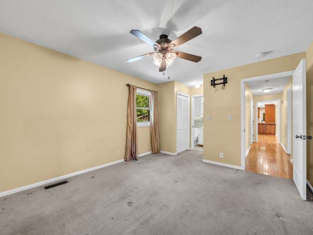 3043 Trough Springs Rd, Clarksville, TN 37043