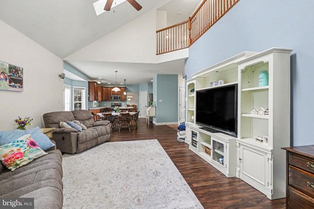7329 COBBLE STONE DR, Harrisburg, PA 17112