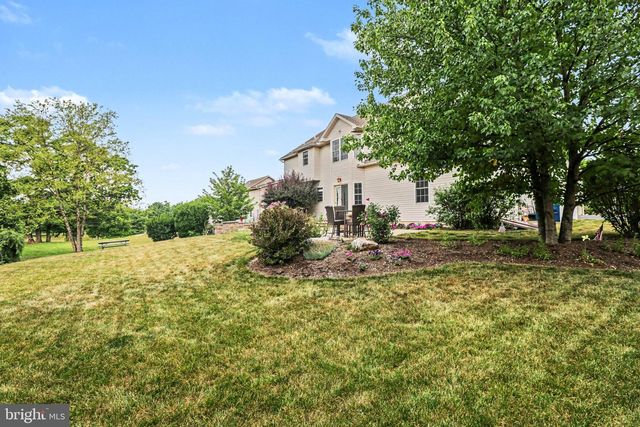 7329 COBBLE STONE DR, Harrisburg, PA 17112