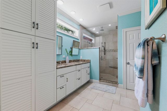 3318 W PALMIRA AVENUE, Tampa, FL 33629