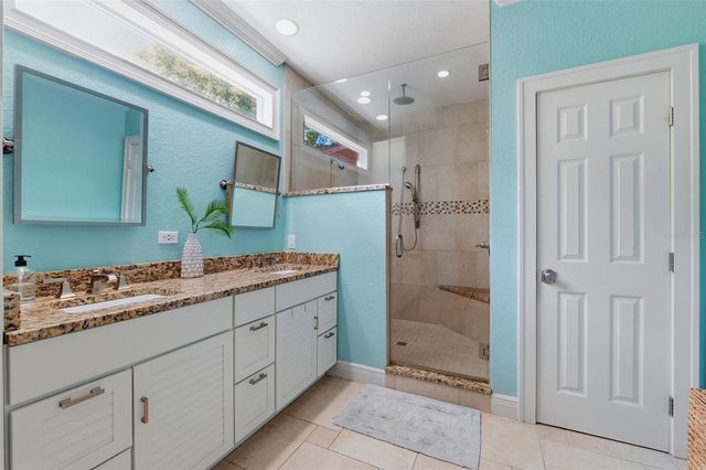 3318 W PALMIRA AVENUE, Tampa, FL 33629