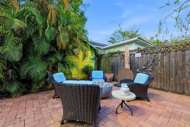 3318 W PALMIRA AVENUE, Tampa, FL 33629