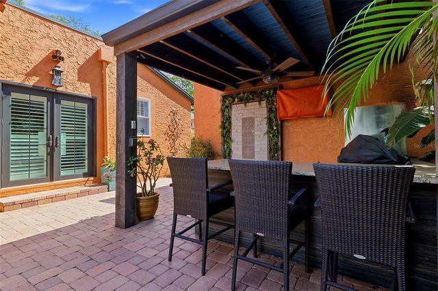 3318 W PALMIRA AVENUE, Tampa, FL 33629