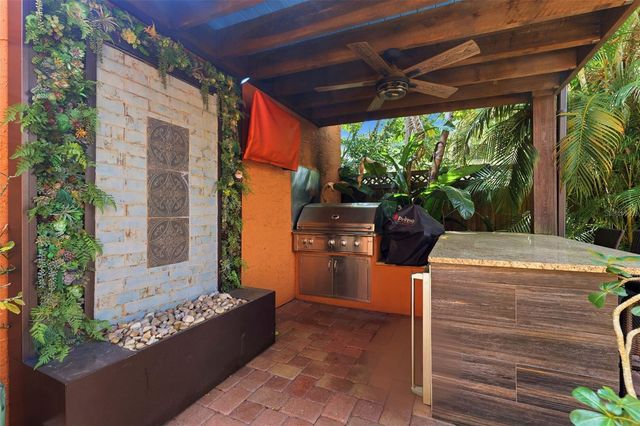 3318 W PALMIRA AVENUE, Tampa, FL 33629