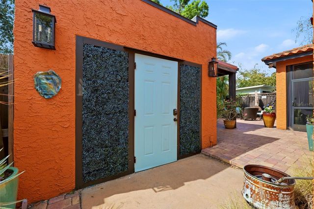 3318 W PALMIRA AVENUE, Tampa, FL 33629