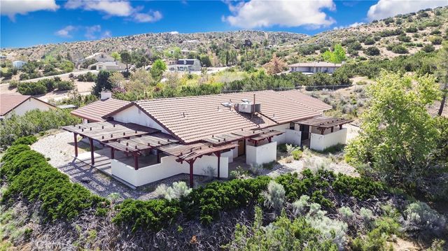 2929 Snow Line Drive, Pinon Hills, CA 92372