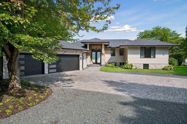 2 Maclynn Road, Excelsior, MN 55331
