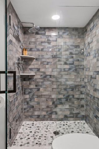 2 Maclynn Road, Excelsior, MN 55331