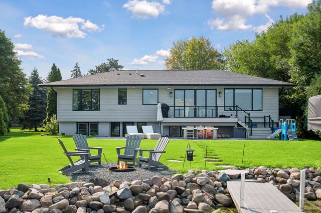 2 Maclynn Road, Excelsior, MN 55331