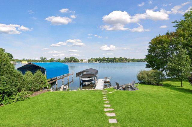 2 Maclynn Road, Excelsior, MN 55331