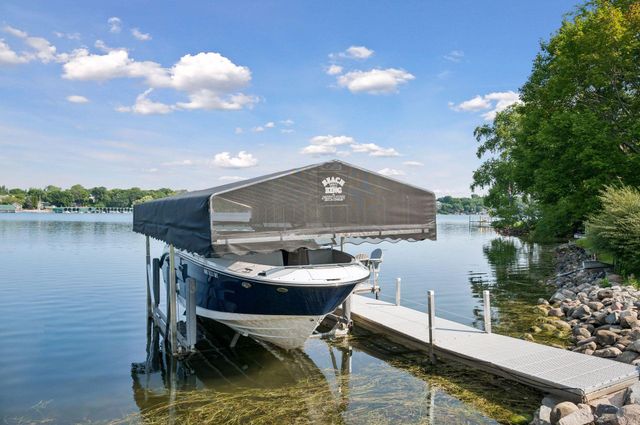 2 Maclynn Road, Excelsior, MN 55331