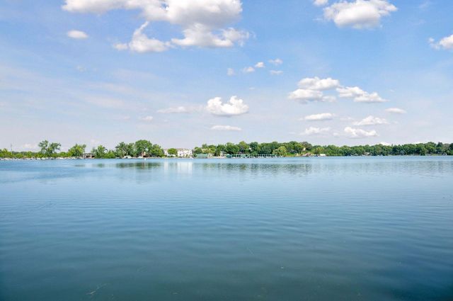 2 Maclynn Road, Excelsior, MN 55331