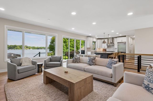 2 Maclynn Road, Excelsior, MN 55331