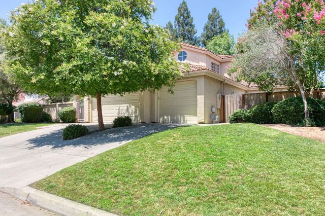9465 N Madison Ridge, Fresno, CA 93720
