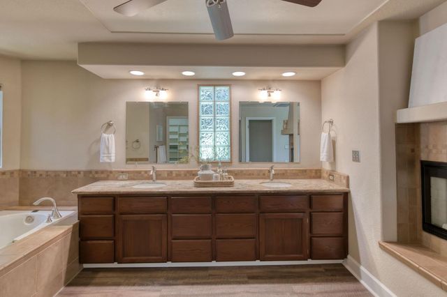 9465 N Madison Ridge, Fresno, CA 93720