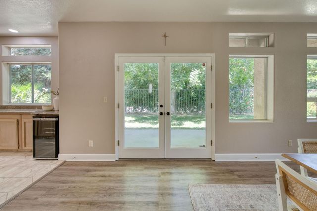 9465 N Madison Ridge, Fresno, CA 93720