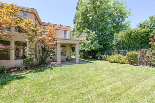 9465 N Madison Ridge, Fresno, CA 93720