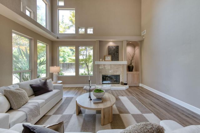9465 N Madison Ridge, Fresno, CA 93720