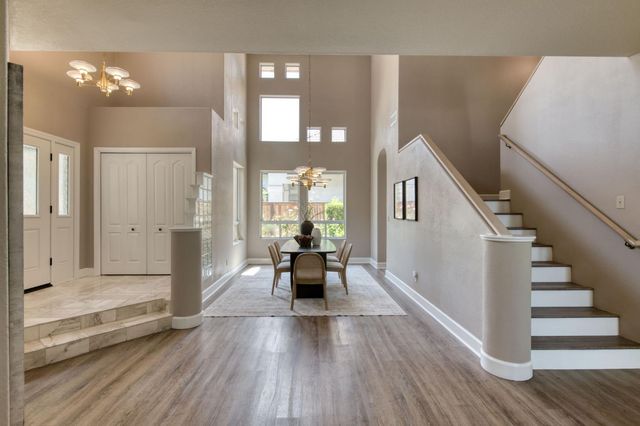 9465 N Madison Ridge, Fresno, CA 93720