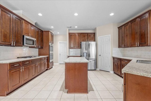 1618 Stoney Lake Drive, Friendswood, TX 77546