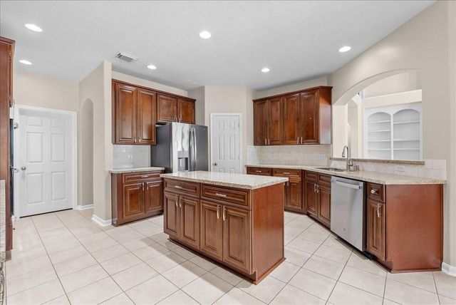 1618 Stoney Lake Drive, Friendswood, TX 77546