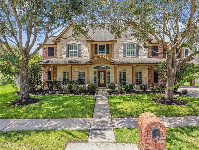 1618 Stoney Lake Drive, Friendswood, TX 77546