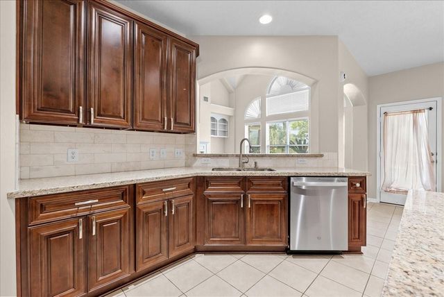 1618 Stoney Lake Drive, Friendswood, TX 77546