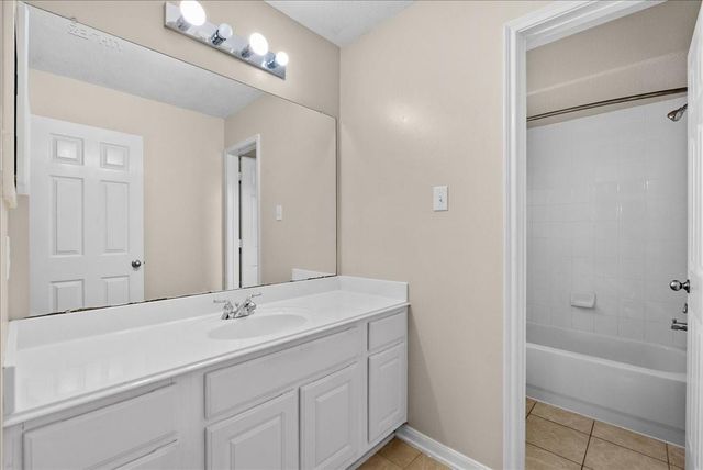 1618 Stoney Lake Drive, Friendswood, TX 77546