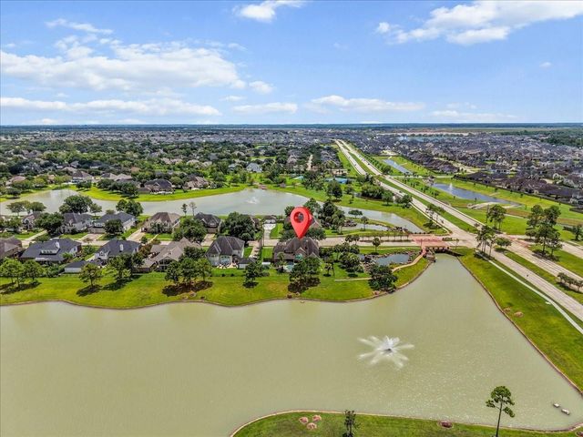 1618 Stoney Lake Drive, Friendswood, TX 77546