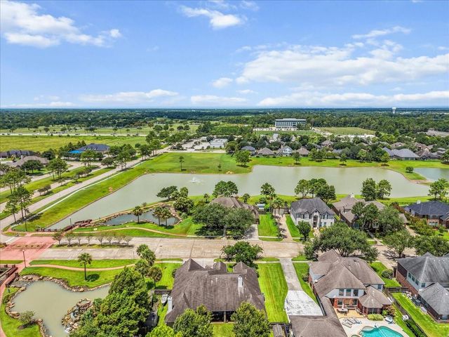 1618 Stoney Lake Drive, Friendswood, TX 77546