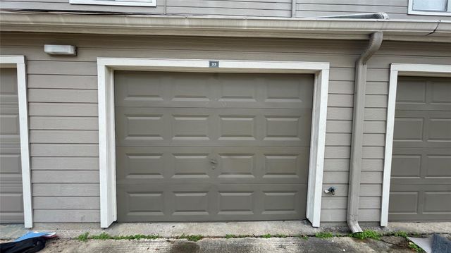 6701 Sands Point Drive 33, Houston, TX 77074