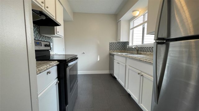 6701 Sands Point Drive 33, Houston, TX 77074