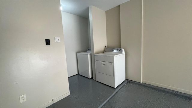 6701 Sands Point Drive 33, Houston, TX 77074