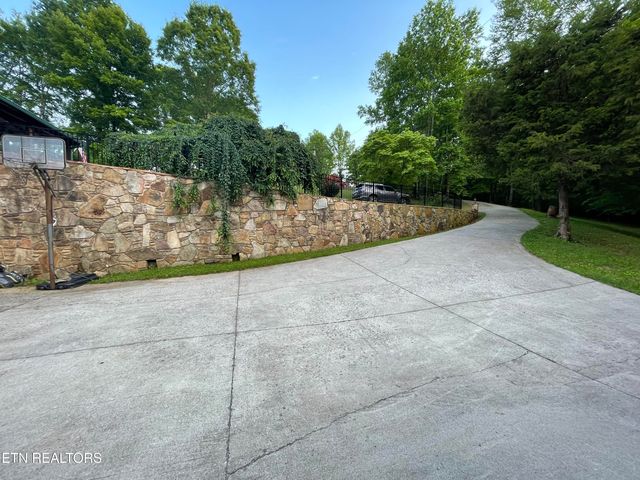 257 Copenhaver Rd, Lenoir City, TN 37771