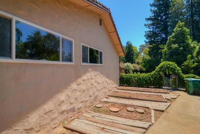2718 King George Ct, El Dorado Hills, CA 95762