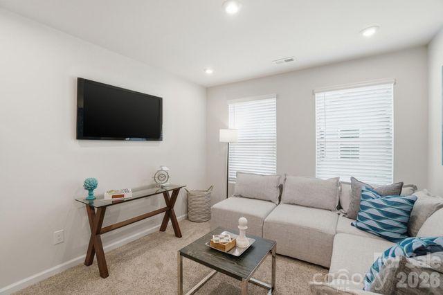 5234 Wyes Oak Lane, Charlotte, NC 28269