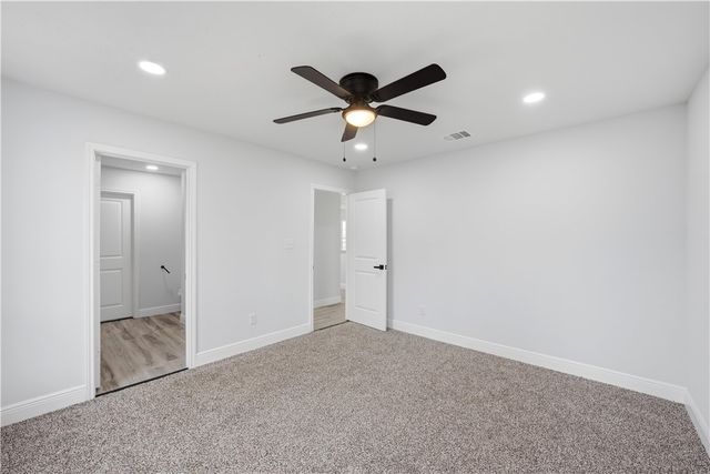 211 Moss Avenue, Hearne, TX 77859