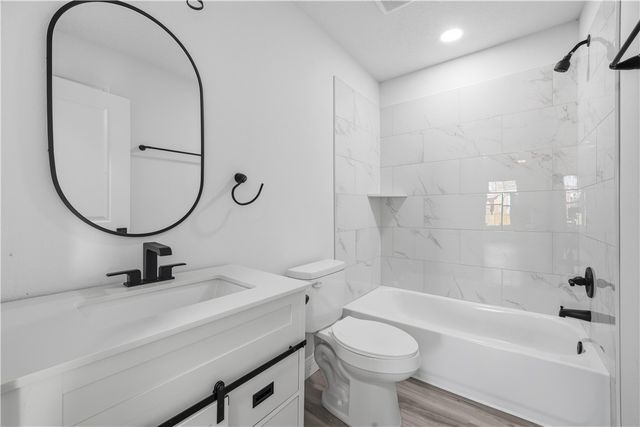 211 Moss Avenue, Hearne, TX 77859
